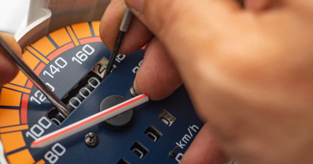 Adevărul șocant despre mașinile cu kilometrajul dat înapoi