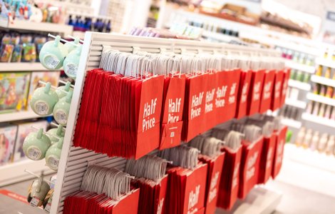 HalfPrice deschide magazin în Iulius Mall Suceava: ce surprize te așteaptă