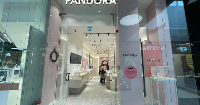Descoperă surpriza Pandora: un nou magazin deschis în România