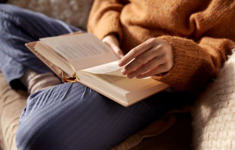 Cărțile de ficțiune: O evadare din realitate și o călătorie a emoțiilor