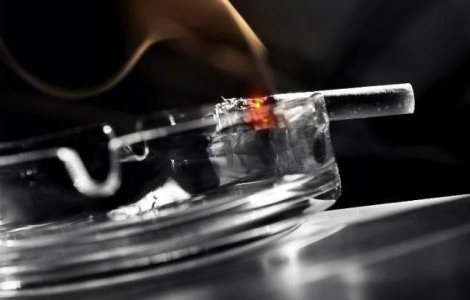  Top  RENUNTA la ele pana nu e prea tarziu! Viciile care ne AFECTEAZA organismul in cel mai scurt timp