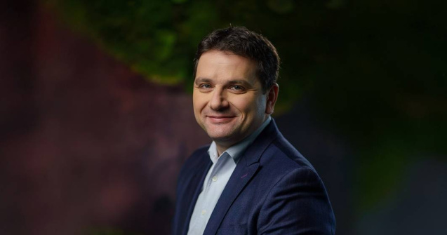 Află cum Alexandru Lăpușan găsește libertatea supremă pe mare