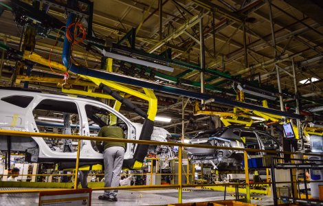 Descoperă cum arată cu adevărat fabrica Dacia Mioveni, locul unde se naște Bigsterul
