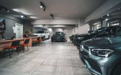 Cauți mașini noi de vanzare...