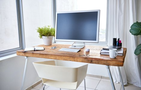 5 trucuri simple pentru a economisi timp și bani la birou