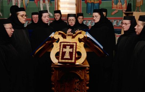 Descoperă cântecul care transformă sufletele: Corul maicilor de la Mănăstirea Paltin Petru-Vodă