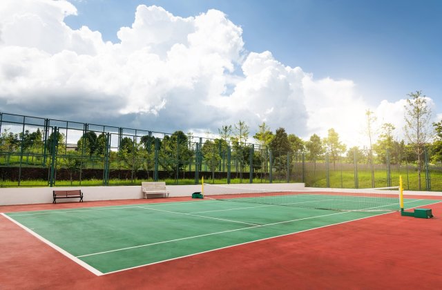 Amenajarea unui teren de tenis: 10 echipamentele esențiale