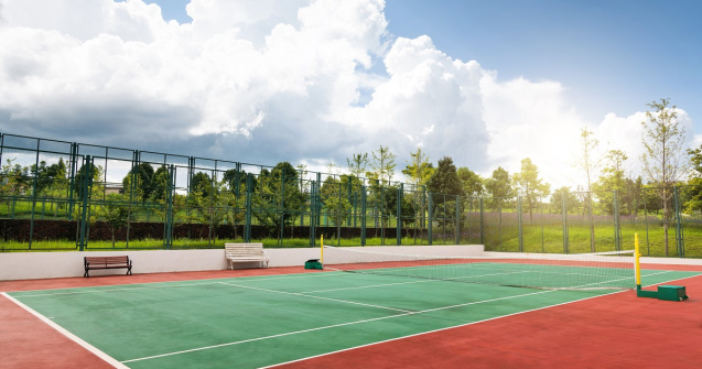 Amenajarea unui teren de tenis: 10 echipamentele esențiale