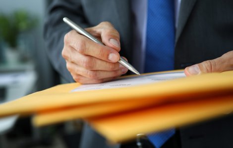 Cum să protejezi documentele notariale în timpul transportului? 3 sfaturi esențiale