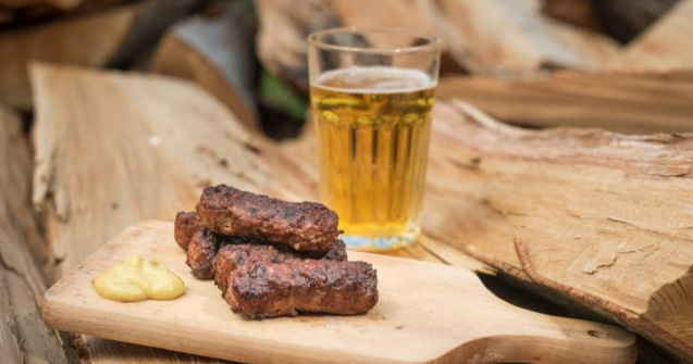 5 terase din București cu cei mai delicioși mici de 1 mai