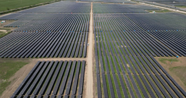 Descoperă detaliile parcului fotovoltaic revoluționar din România!