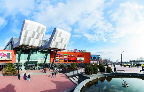 Auchan preia controlul în Sun Plaza: Ce se întâmplă cu Carrefour?