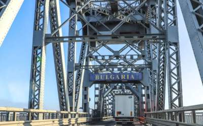 Trafic infernal pe podul...