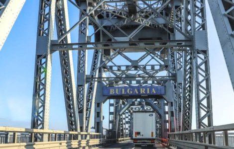 Trafic infernal pe podul Giurgiu-Ruse: Ce îi așteaptă pe șoferii români?