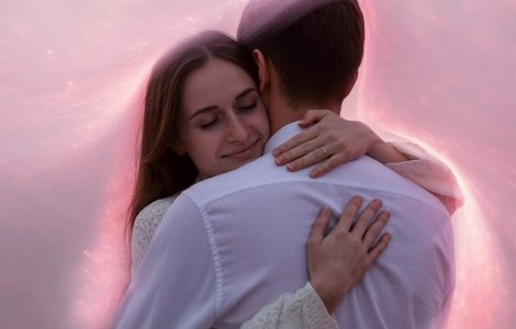 Descoperă efectele uimitoare ale îmbrățișărilor asupra sănătății tale