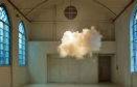 Omul care controleaza vremea: a creat un nor in mijlocul unei incaperi