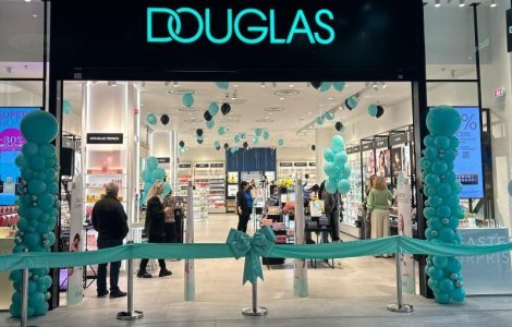 Douglas deschide rapid două magazine surpriză în România