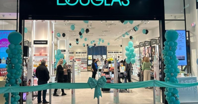 Douglas deschide rapid două magazine surpriză în România