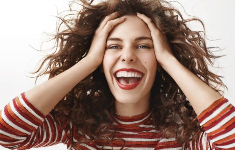 Obiceiuri mici care fac o mare diferență pentru zâmbetul tău