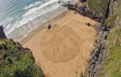 Cand omul infrumuseteaza natura: 10 broderii in nisip superbe