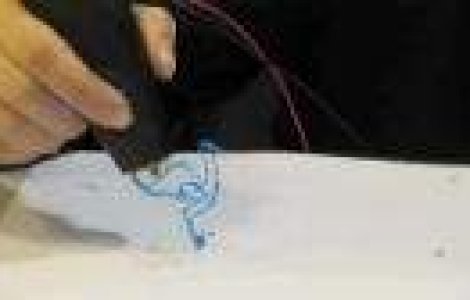 Primul pix care scrie 3D. Vezi demonstratia uimitoare!