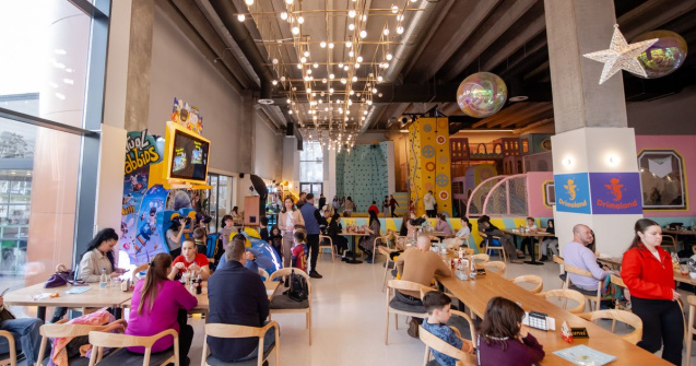 Cum să găsești restaurantul perfect în Timișoara unde copiii se joacă