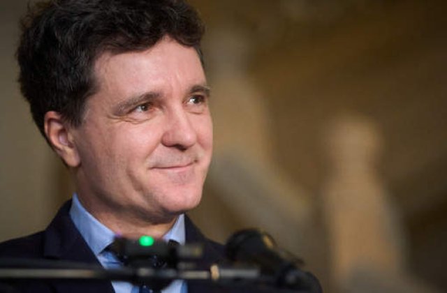 Nicușor Dan: După ce terminăm cu formarea Guvernului şi cu deficitul, educația va fi o prioritate, &icirc;n limita bugetului