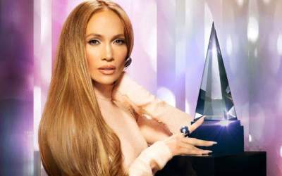 Jennifer Lopez a uimit...