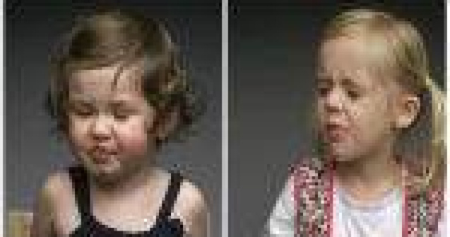 Adorabilele reactii ale copiilor cand gusta pentru prima data diferite alimente