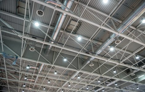 Avantajele utilizării corpurilor de iluminat LED în mediul industrial