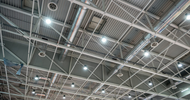 Avantajele utilizării corpurilor de iluminat LED în mediul industrial