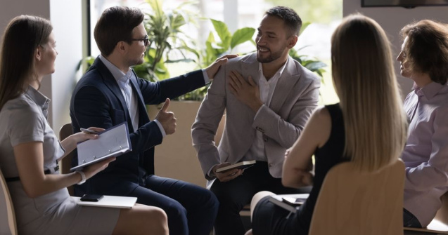 Cum să gestionezi conflictele la locul de muncă fără să-ți pierzi calmul