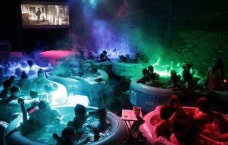 Ti-ar placea sa vezi un film in acest cinematograf neconventional?