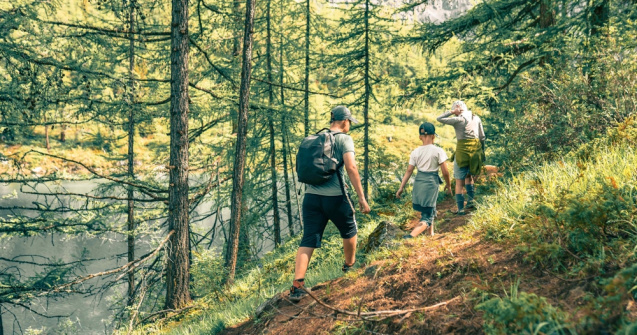 Cum pregătești familia pentru o drumeție fără incidente