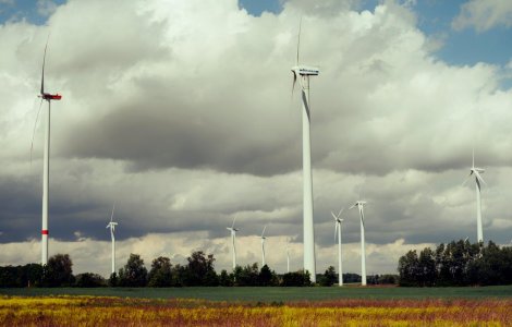 Descoperă cum România se pregătește să revoluționeze energia verde cu trei parcuri eoliene impresionante