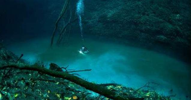 Ireal de frumos: Raul care curge sub mare