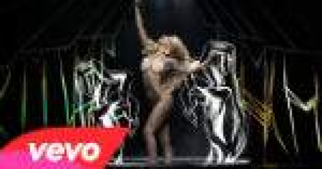 Uite aici noul clip Lady Gaga - Applause