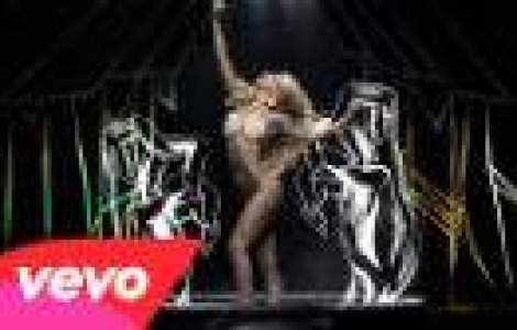 Uite aici noul clip Lady Gaga - Applause