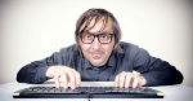 10 semne ca petreci prea mult timp pe Internet