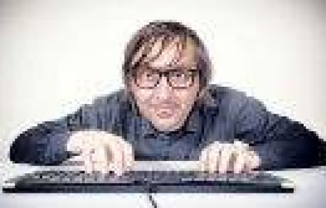 10 semne ca petreci prea mult timp pe Internet