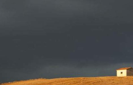 Aceeasi casa, 8 ipostaze de poveste