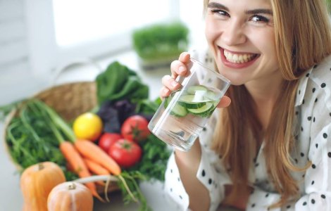 Alimentele surpriză care te ajută să supraviețuiești caniculei: Sfaturi esențiale pentru o vară mai suportabilă