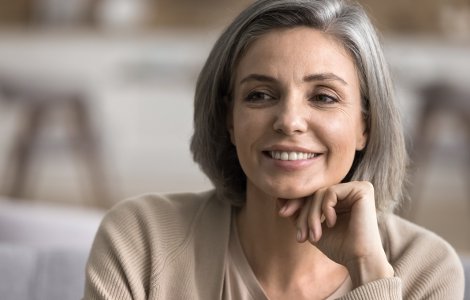 Descoperă efectele menopauzei asupra sănătății dentare și metodele surprinzătoare de protejare a zâmbetului tău