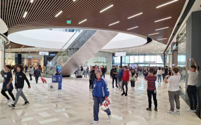 Descoperă surpriza verii la...