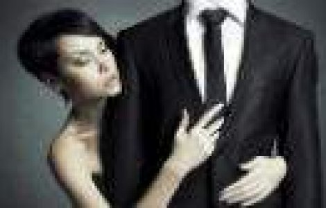 Victor Rebengiuc a debutat ca narator pe scena Festivalului Enescu purtand un costum SARTO