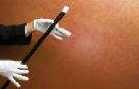 Secretele magicienilor: 5 trucuri cu carti DEZVALUTE