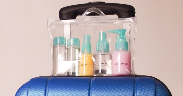 Schimbări majore la aeroporturi: Vom călători cu sticle mari de lichide?