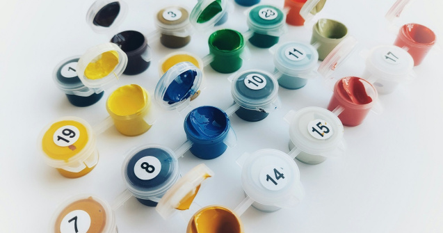 Terapia prin pictură: cum ajută arta la relaxare și echilibru emoțional