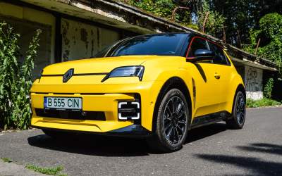 Renault 5 E-Tech: Descoperă...