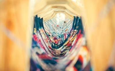 Adevărul din spatele...